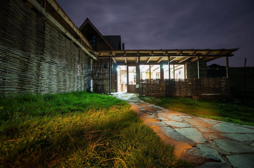 Guest House Shina Omalo エクステリア 写真